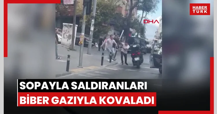 Gaziosmanpaşa da trafikte yol verme kavgası; sopayla saldıranları biber gazıyla kovaladı