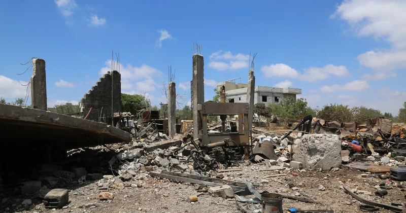 İşgalci İsrail in Lübnan ın Nebatiye kentine saldırısında 4 ü çocuk 12 sivil yaralandı