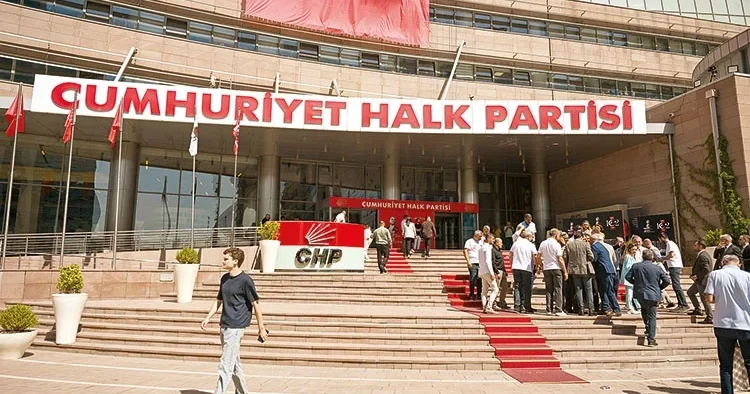 CHP’den bir istifa da Bayrampaşa’da