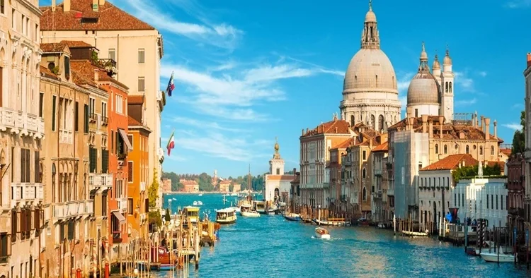 Turist çifte Venedik yasağı