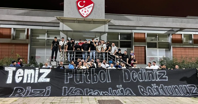 Trabzonspor taraftarından TFF ye tepki! MHK Başkanı istifaya davet edildi