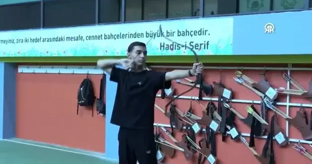 Beyin tümörünü yendi! Okla altın madalyayı vurdu!
