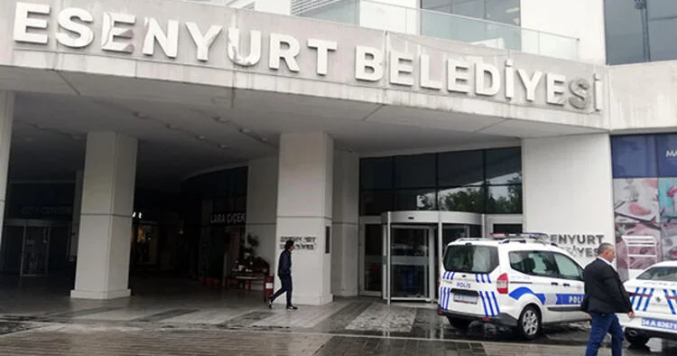 Esenyurt Belediyesi, kendi kurslarını açmak için ders atölyelerinin İBB ye tahsisini iptal etti
