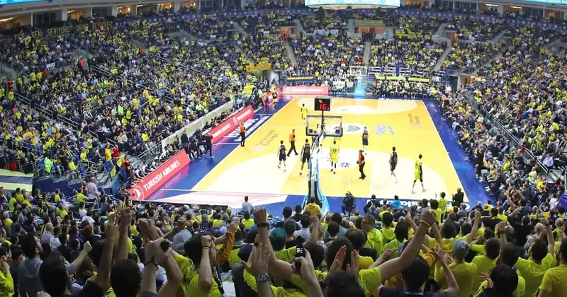 25 sayı öndeyken bile inanılmaz tepki! Fenerbahçe taraftarından Ali Koç a tepki