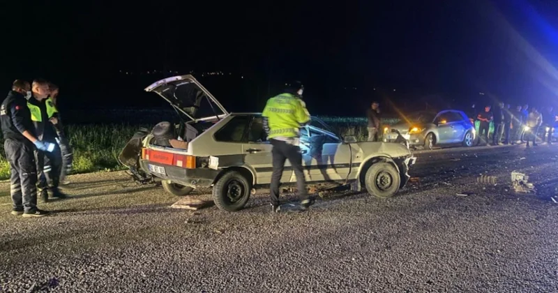 Otomobiller kafa kafaya çarpıştı: 1 kişi öldü, 2 kişi yaralandı Sözcü Gazetesi