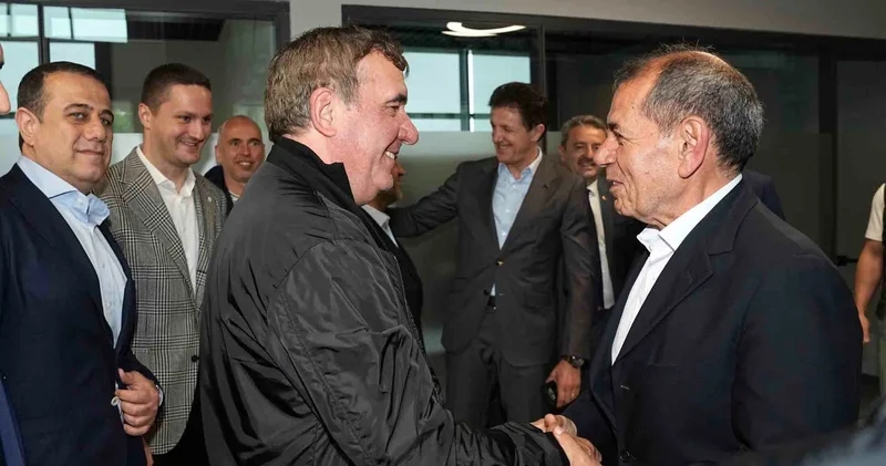UEFA Kupası zaferinin efsaneleri Kemerburgaz Metin Oktay Tesisleri’nde bir araya geldi