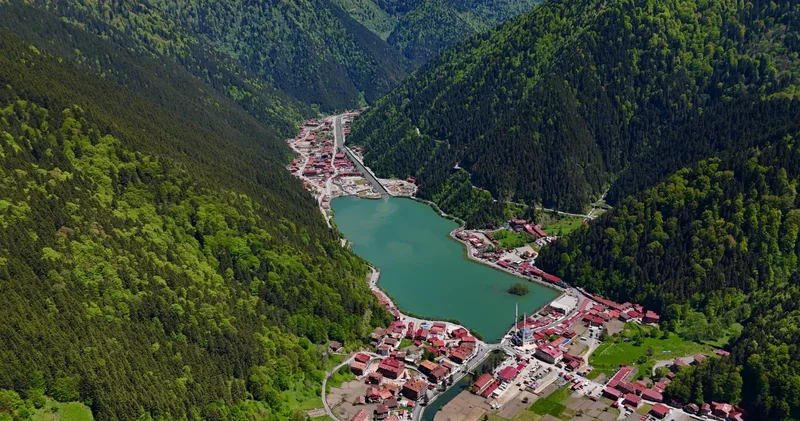 Uzungöl’de yoğun trafiğe, otopark ve ring sistemi