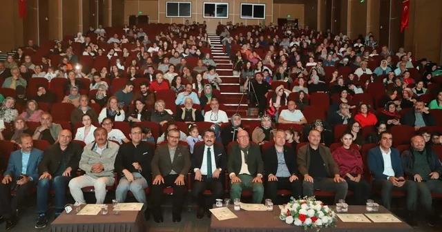 Sivas ta özel eğitim öğrencileri, şiir dinletisi programı düzenledi Sivas Haberleri