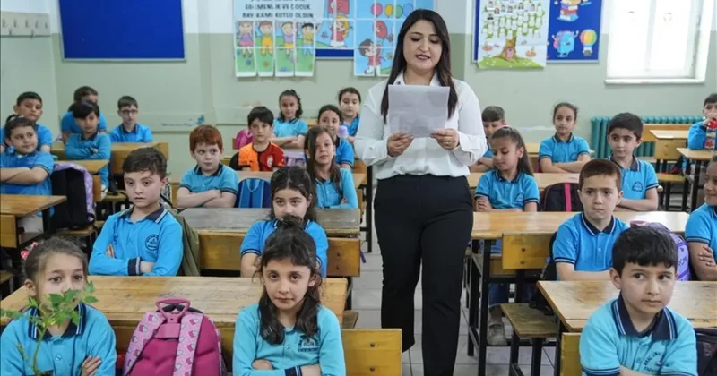 Suriyeli Ahmet in veda mektubu sınıf arkadaşlarını duygulandırdı