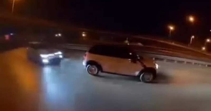 Kadıköy’deki otomobile arkadan çarpan aracın görüntüsü kask kamerasında