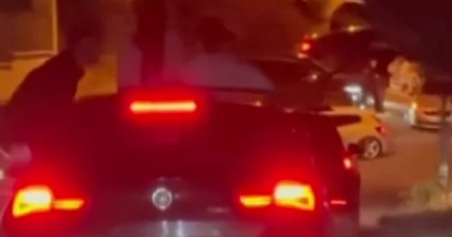 Beylikdüzü’nde araç camında yolculuk yapan şahıslar kamerada VİDEO İZLE