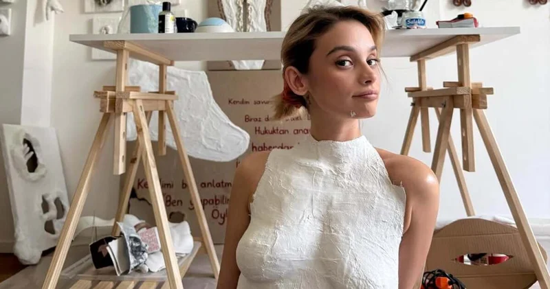 Serra Pirinç, göğüslerinin alçısını çıkarttı Magazin haberleri