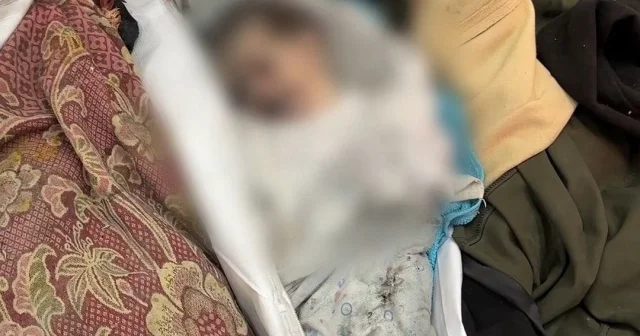 Gazze de 10 günlük bebek katledildi VİDEO İZLE