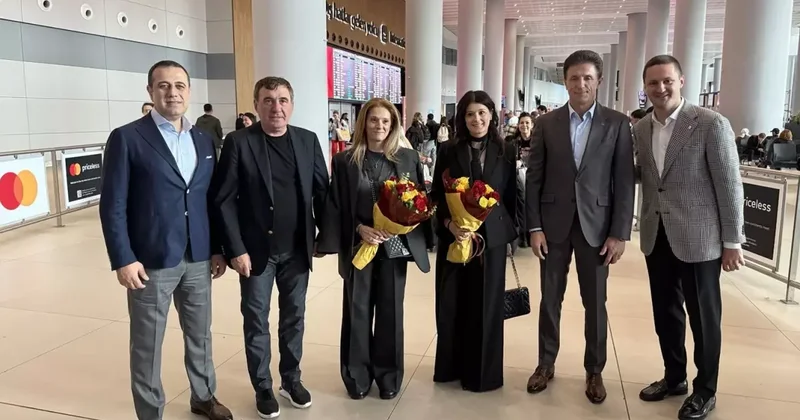 Galatasaray ın efsaneleri Hagi ve Popescu İstanbul da