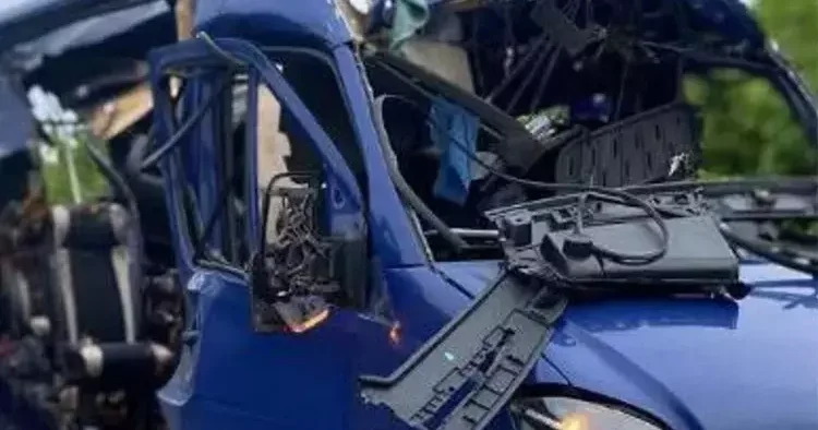 Rusya, hareket halindeki otobüsü vurdu: 9 ölü 4 yaralı