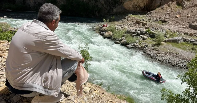 Nehirde kaybolan İbrahim i arama çalışmaları 8 inci gününde Hakkari Haberleri