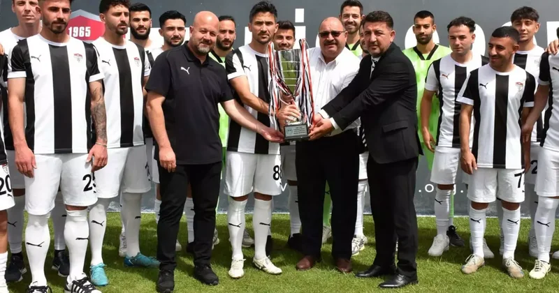 Amatöre kadar düşen Süper Lig efsanesi namağlup şampiyon