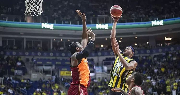 Fenerbahçe Beko, pota derbisinde Galatasaray ı yendi!