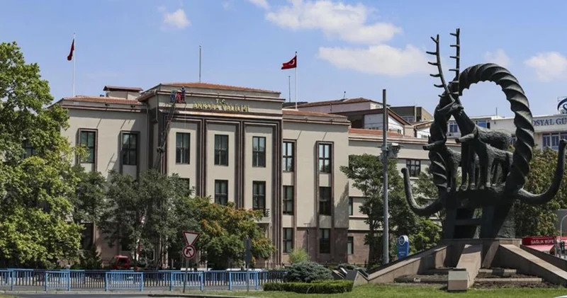 Ankara da ambulansa yol vermeyen sürücülere ceza uygulandı