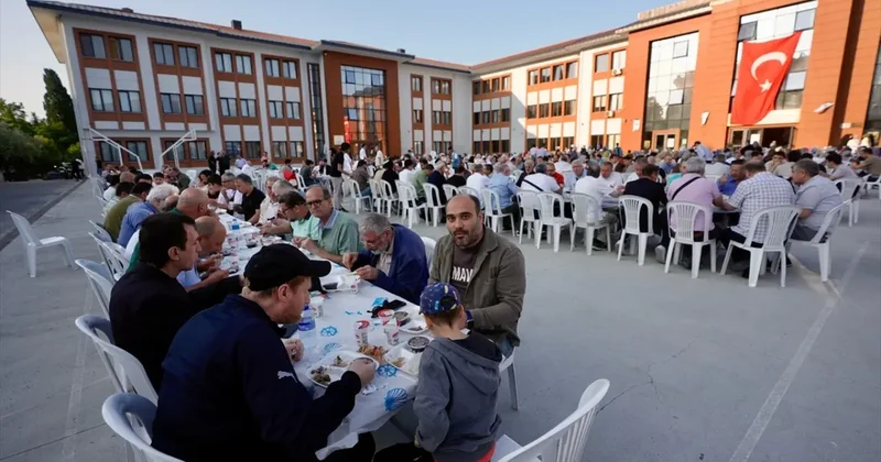 Zeytinburnu ndaki imam hatip okulları mezunları 10 yıl sonra yeniden buluştu