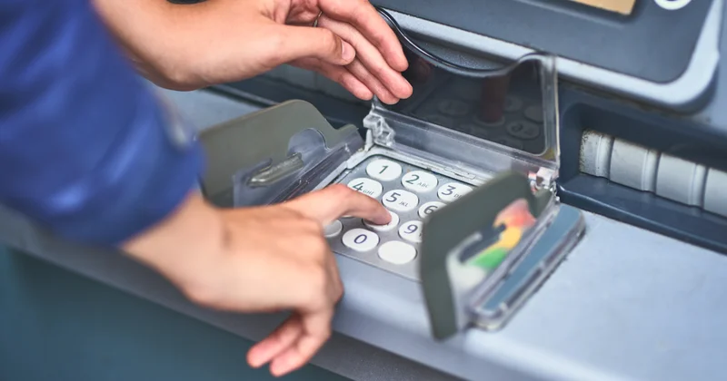 Bankalar kilitlendi, ATM’ler çöktü Sözcü Gazetesi