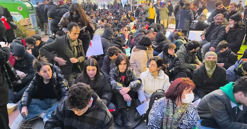 İmamoğlu na Adalet diyen 72 gence dava şoku! Sözcü Gazetesi