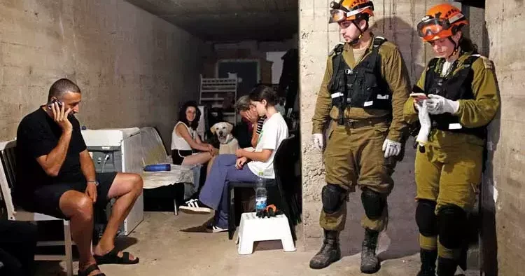 İsrailli sığınakta İran halkı açıkta