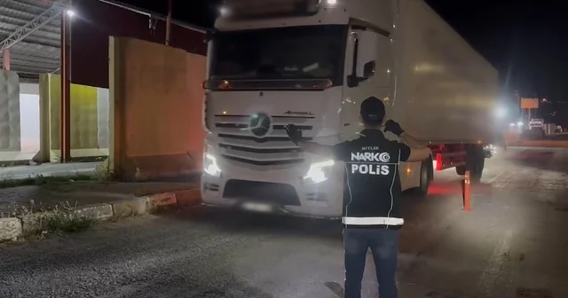 Bitlis te salça paketleri arasında uyuşturucu çıktı Bitlis Haberleri