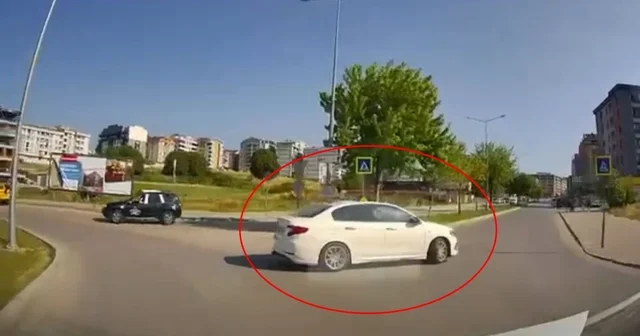 Yanlış yoldan otomobiliyle drift atarak döndü; o anlar kamerada Bursa Haberleri