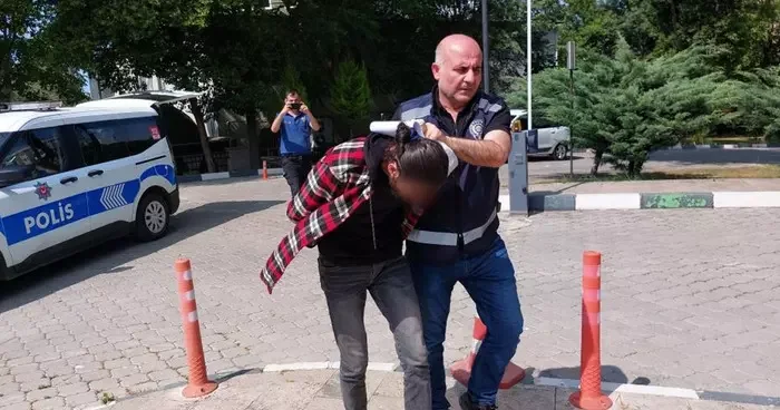 Birlikte yaşadığı kadını darbetti, fenalaşınca hastaneye kaldırdı
