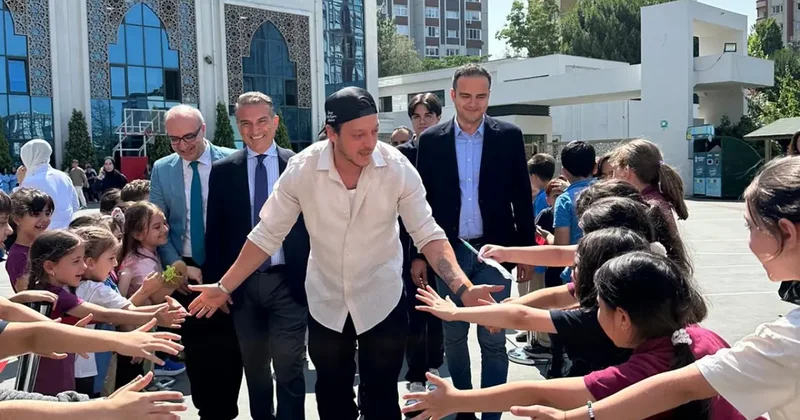 Mesut Özil den yıllar sonra itiraf: “Babamla başkan tartıştı olan bana oldu”