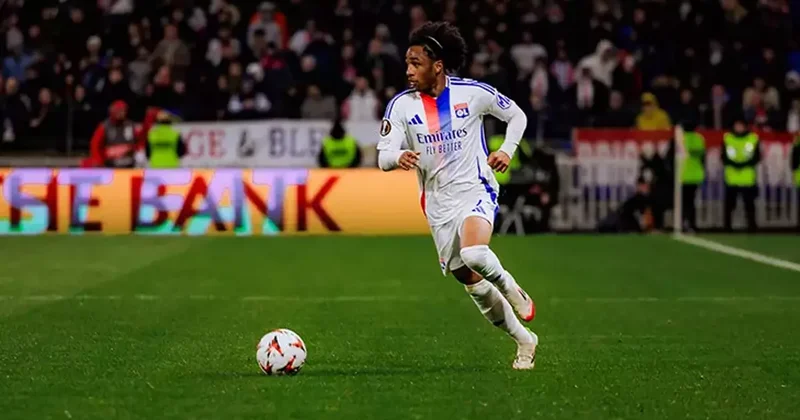 Chelsea approaches Lyon s Malick Fofana in summer winger search