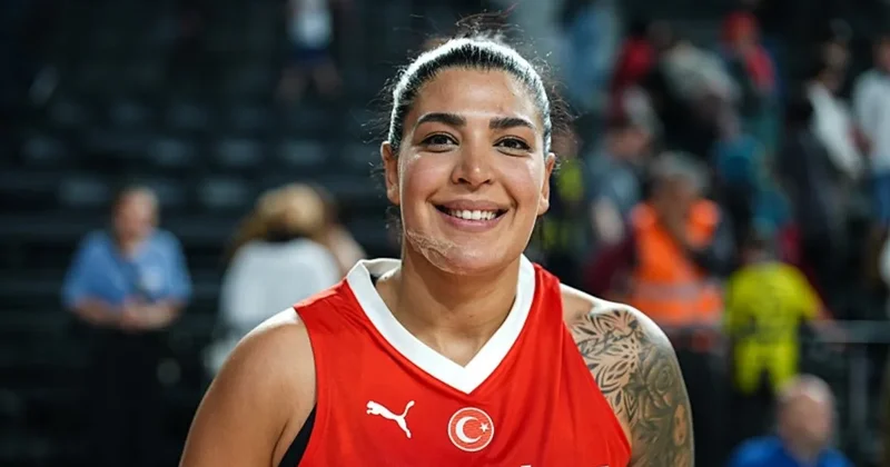 Tilbe Şenyürek, milli takımın Avrupa Şampiyonası nda gruptan çıkacağını düşünüyor!