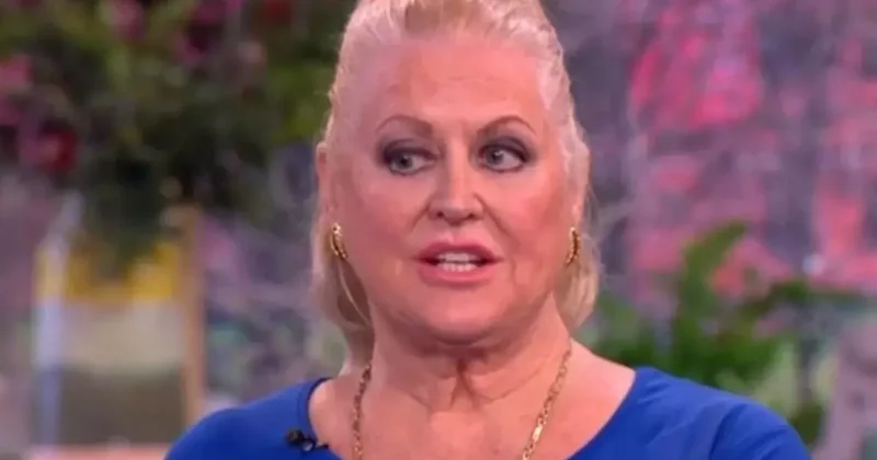 Ünlü sunucu Kim Woodburn 83 yaşında yaşamını yitirdi