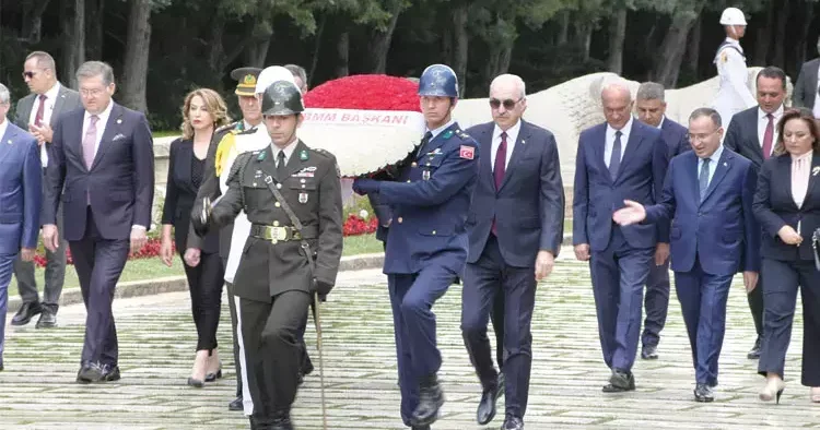 Meclis Divanı Ata’nın huzurunda