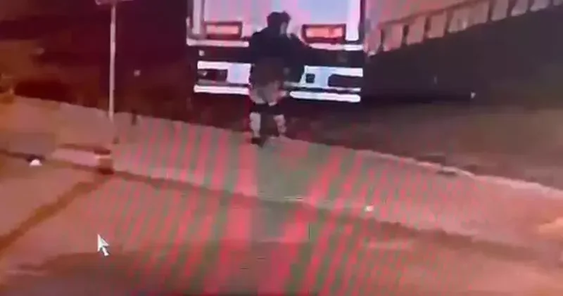 Esenyurt ta TIR dan hırsızlık yapan şüpheli dronla takip edilerek yakalandı