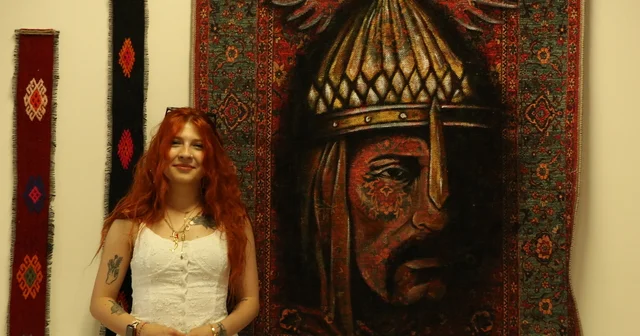 Annesinin sergisi için devlet büyükleri ve hayvan figürlerini halı üzerine çizdi Kayseri Haberleri