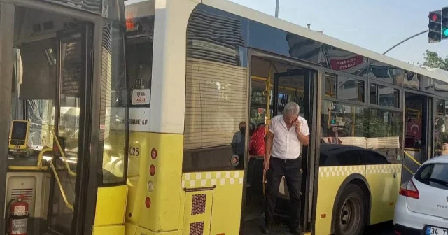 Üsküdar da kırmızı ışıkta duramayan İETT otobüsü başka bir İETT otobüsüne çarptı İstanbul Haberleri
