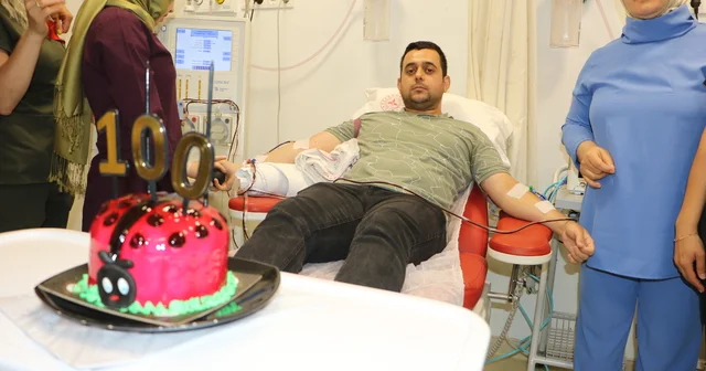 Samsun da 100 üncü donör onuruna pasta kesildi Samsun Haberleri