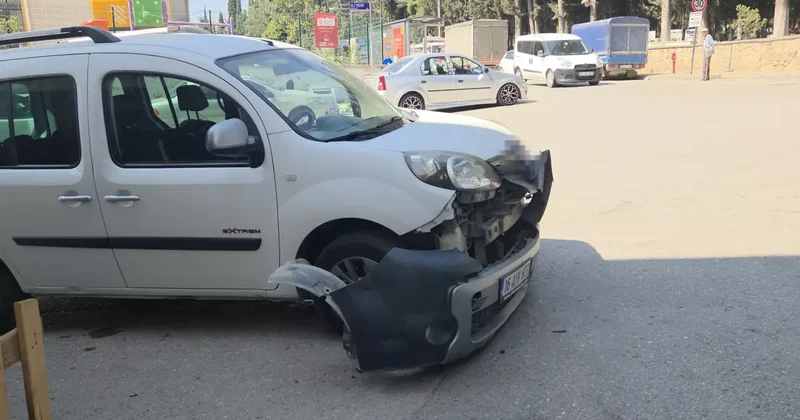 Bursa da feci kaza: Fenalaşan sürücü 4 araca çarparak durabildi