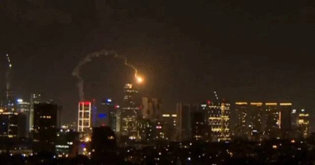 İşgalci İsrail in Demir Kubbe si Tel Aviv i vurdu VİDEO İZLE