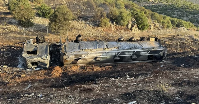 Kahramanmaraş ta şarampole devrilen bitkisel yağ yüklü tırda çıkan yangın söndürüldü Kahramanmaraş Haberleri