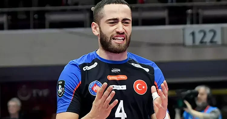 Halkbank Voleybol Takımı nda 2 oyuncuyla yollar ayrıldı