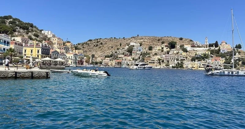 Türklerin akın ettiği Yunan adasına ayak bastı parası
