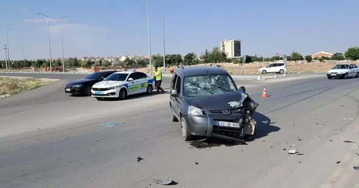 Karaman da otomobille hafif ticari araç çarpıştı: 1 yaralı