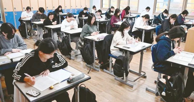 Sınav kağıtlarını çalacaklardı: Tutuklandılar Dünya Haberleri