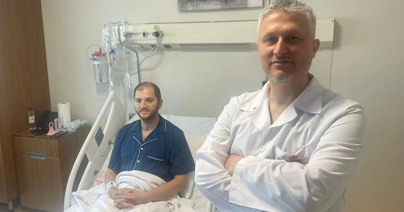 Aort hastalığı olan hasta 6 santimetrelik kesiyle tedavi edildi