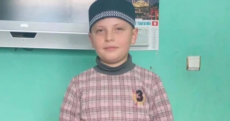 Gölette boğulma tehlikesi geçiren çocuğu imam kurtardı