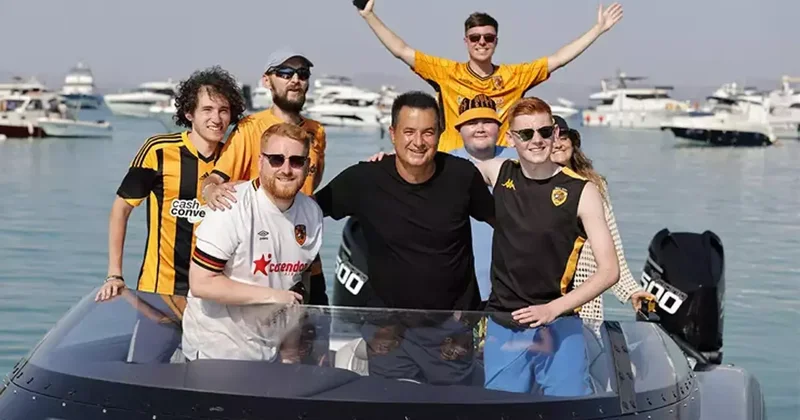 Acun Ilıcalı İngiliz taraftarlara Türkiye yi gezdiriyor Fanatik Gazetesi Futbol Haberleri Spor