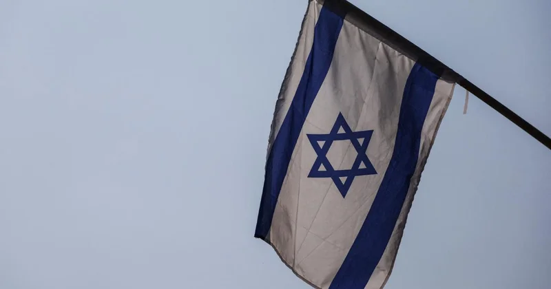 İsrail de Netanyahu hükümetinden çekilen Ultra Ortodoks Şas Partisi nin bakanları istifa etti